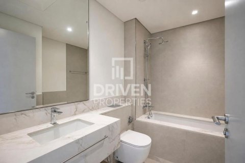 Квартира с 3 спальнями в EMAAR Beachfront, ОАЭ №209844 18