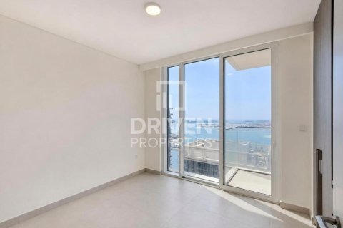 Квартира с 3 спальнями в EMAAR Beachfront, ОАЭ №209844 11