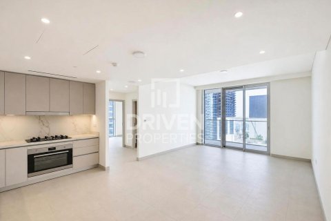 Квартира с 3 спальнями в EMAAR Beachfront, ОАЭ №209844