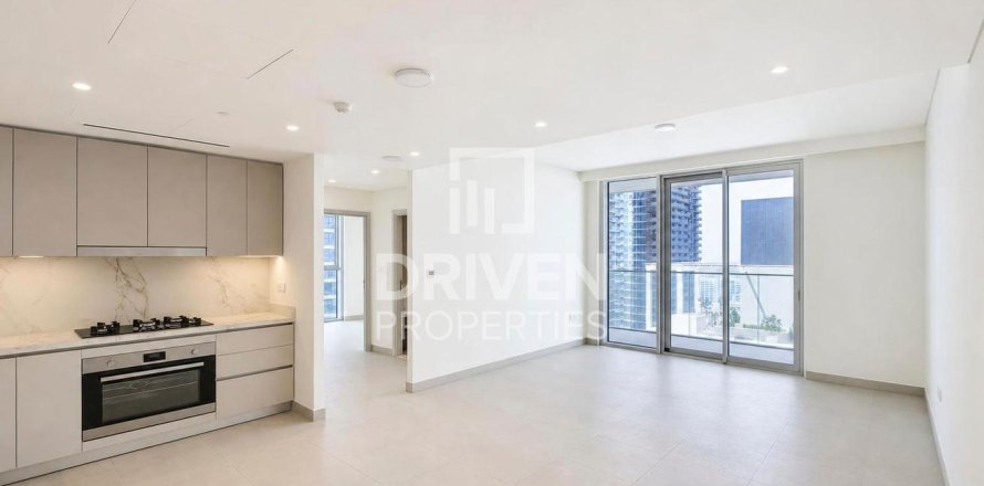 Квартира с 3 спальнями в EMAAR Beachfront, ОАЭ №209844