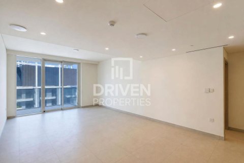 Квартира с 3 спальнями в EMAAR Beachfront, ОАЭ №209844 5