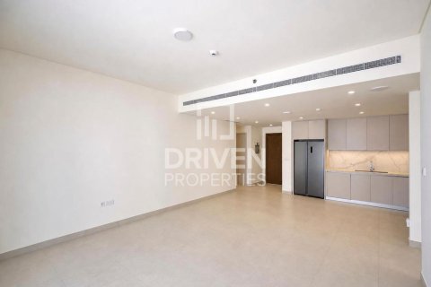 Квартира с 3 спальнями в EMAAR Beachfront, ОАЭ №209844 3