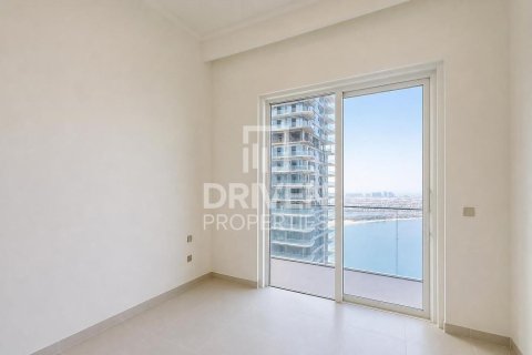 Квартира с 3 спальнями в EMAAR Beachfront, ОАЭ №209843 10