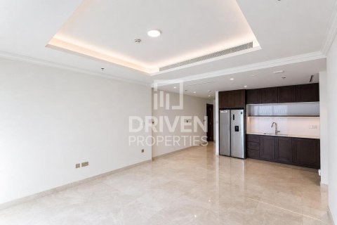 Квартира с 3 спальнями в EMAAR Beachfront, ОАЭ №209843 8