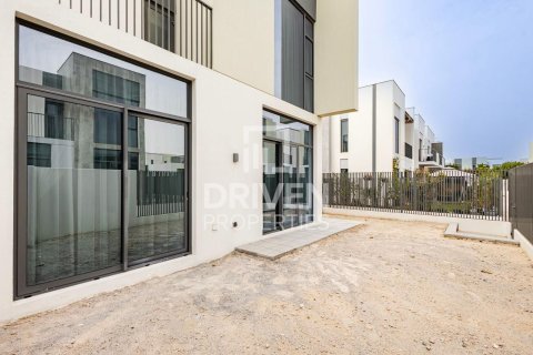 Villa de 4 dormitorios en Joy, UAE No. 137659 7