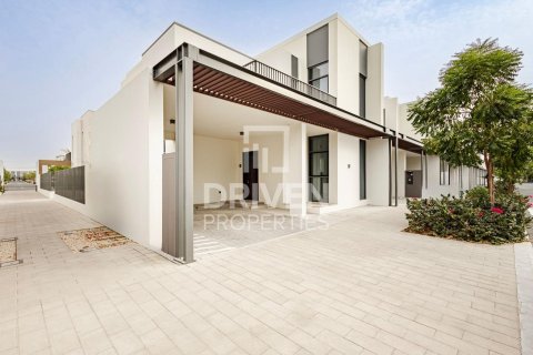 Villa de 4 dormitorios en Joy, UAE No. 137659 5