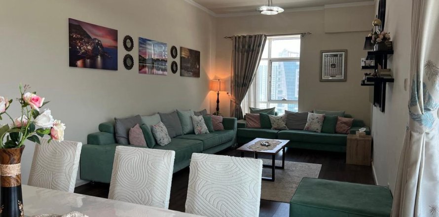 Apartment de 2 dormitorios en Dubai Sports City, UAE No. 87361