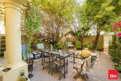 Villa de 2 dormitorios en Dubai, UAE No. 135912 24