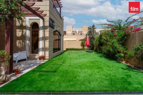 4 bedrooms Villa in Dubai, UAE No. 88857 3