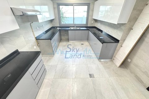5 bedrooms Villa  No. 115842 4