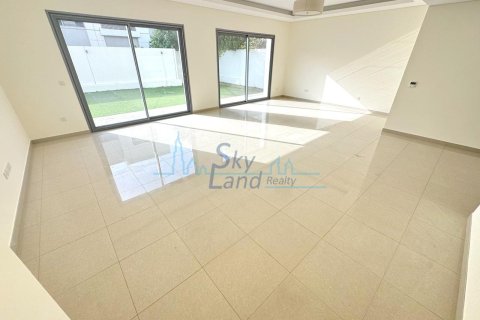 5 bedrooms Villa  No. 115842 3
