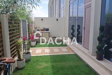 3 bedrooms Townhouse in Dubai Land, UAE No. 156596 13