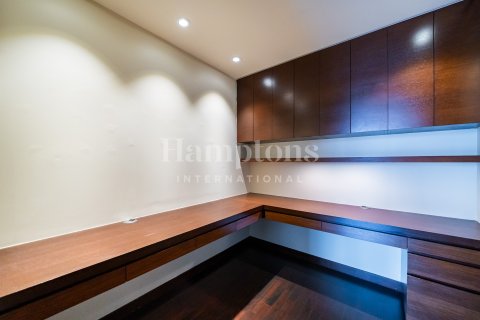 2 bedrooms Apartment in Burj Khalifa, UAE No. 165856 20