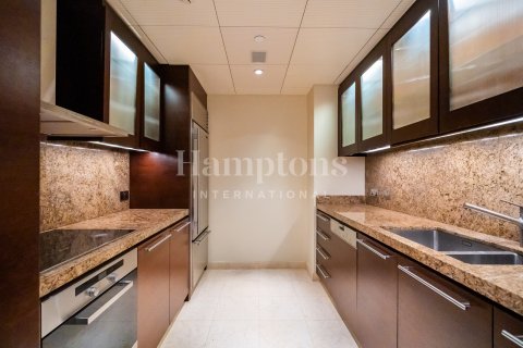 2 bedrooms Apartment in Burj Khalifa, UAE No. 165856 15