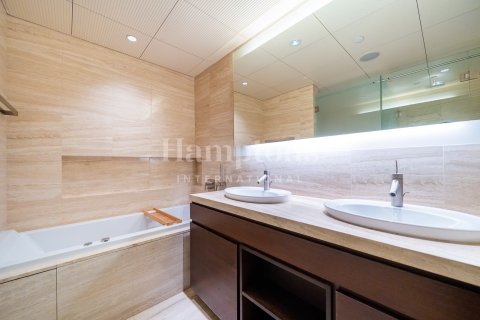 2 bedrooms Apartment in Burj Khalifa, UAE No. 165856 17