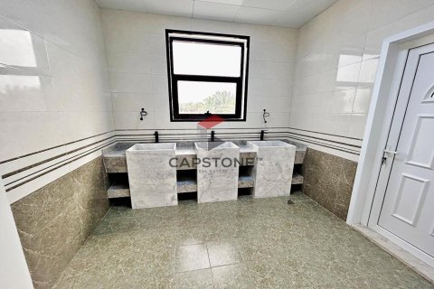 Bâtiment de 604m² à Al Mutarad, UAE No. 83182 7