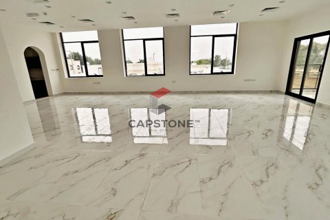 Bâtiment de 604m² à Al Mutarad, UAE No. 83182 4