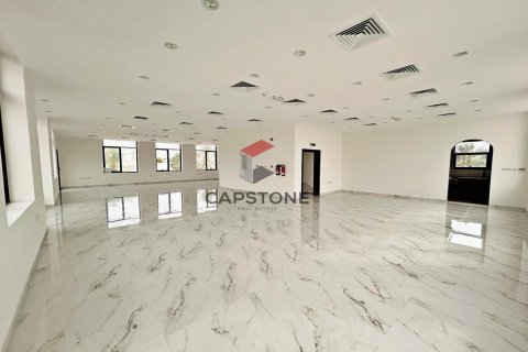 Bâtiment de 604m² à Al Mutarad, UAE No. 83182 5