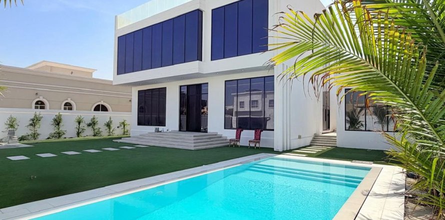 5 غرفة نوم  فيلا في البرشاء, الإمارات العربية المتحدة رقم 83036