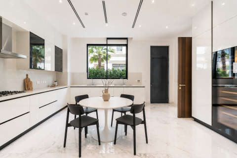 6 bedrooms Villa in Dubai, UAE No. 161087 13