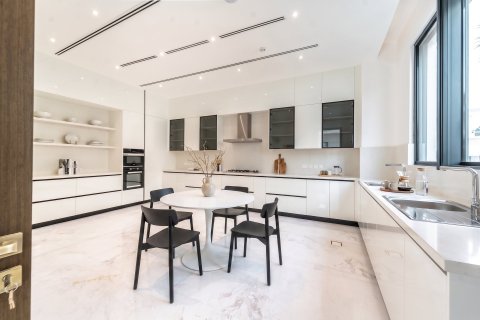 6 bedrooms Villa in Dubai, UAE No. 161087 12