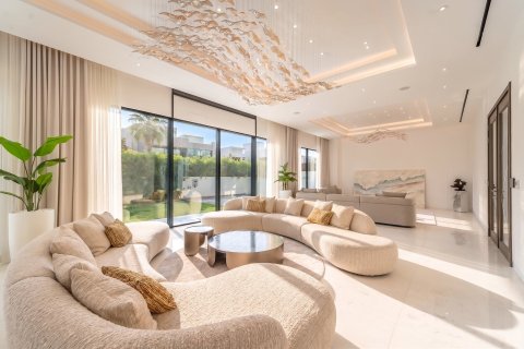 6 bedrooms Villa in Dubai, UAE No. 161087 6