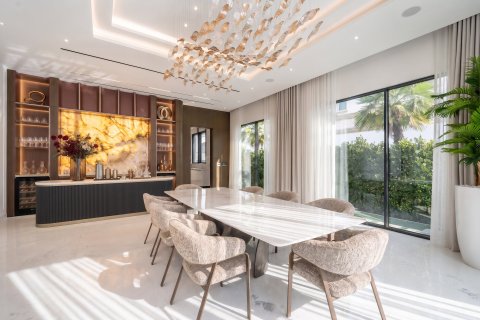 6 bedrooms Villa in Dubai, UAE No. 161087 10