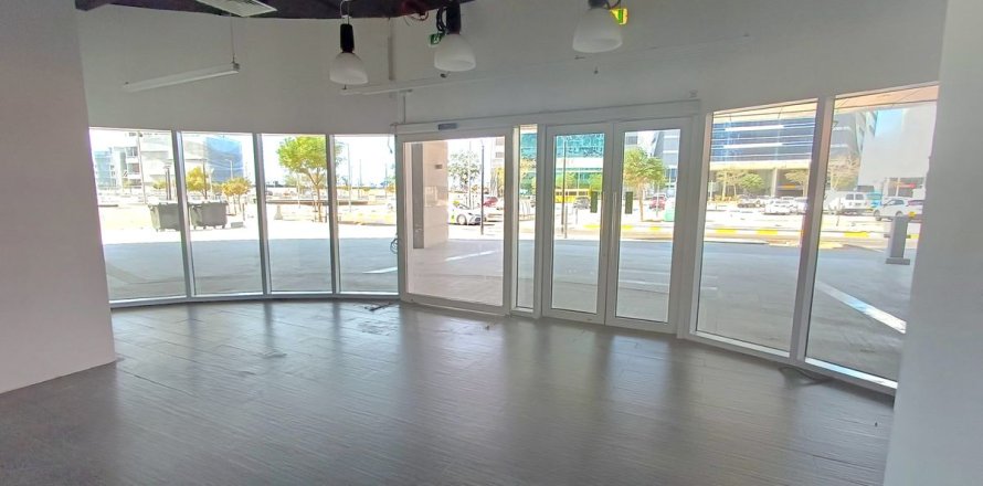 565مربع، عقار تجاري في Tourist Club Area, الإمارات العربية المتحدة رقم 79139