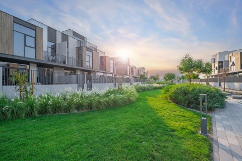 4 bedrooms Townhouse in Mudon, UAE No. 137567 4