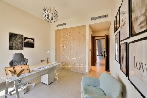 Villa de 5 dormitorios en Khalifa City, UAE No. 91570 4
