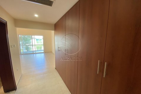 Villa de 4 chambres à Abu Dhabi, UAE No. 91569 15