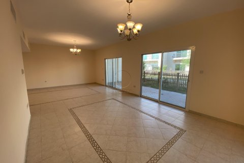 Villa de 4 chambres à Abu Dhabi, UAE No. 91569 4