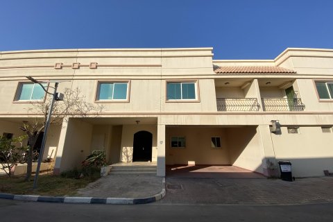 Villa de 4 chambres à Abu Dhabi, UAE No. 91569 2