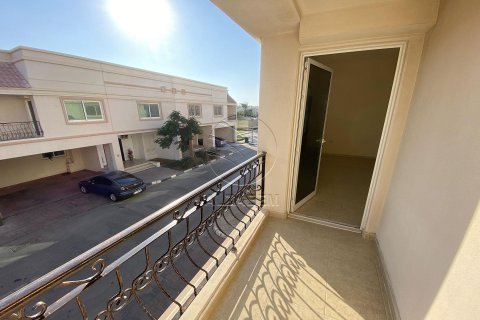 Villa de 4 chambres à Abu Dhabi, UAE No. 91569 10