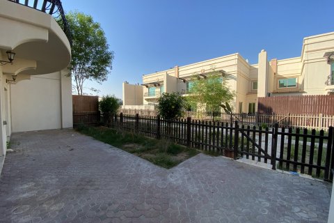 Villa de 4 chambres à Abu Dhabi, UAE No. 91569 5