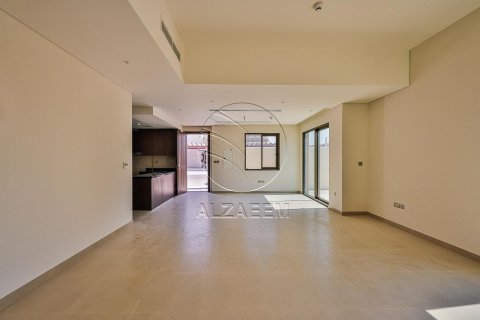 Villa de 4 dormitorios en Khalifa City, UAE No. 91568 9