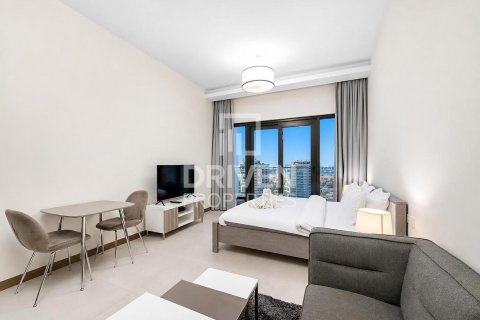 Studio Apartment in SOL Bay, UAE No. 204431 3