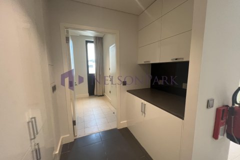 3 bedrooms Apartment in Doha, Qatar No. 57405 2
