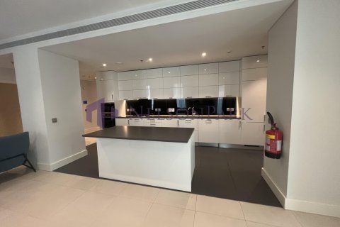 3 bedrooms Apartment in Doha, Qatar No. 57405 9