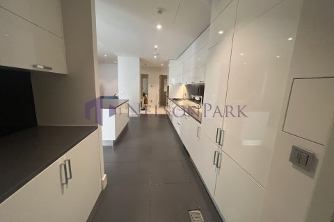 3 bedrooms Apartment in Doha, Qatar No. 57405 16