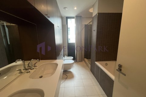 3 bedrooms Apartment in Doha, Qatar No. 57405 19