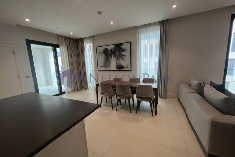 3 bedrooms Apartment in Doha, Qatar No. 57405 1
