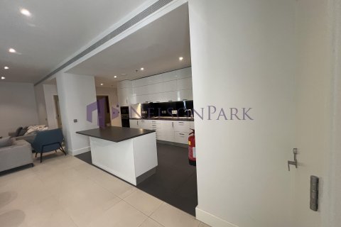 3 bedrooms Apartment in Doha, Qatar No. 57405 4