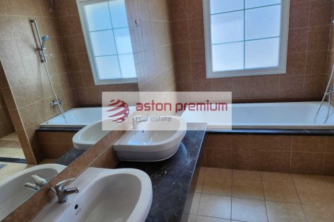 2 bedrooms Villa in District 16, UAE No. 198946 7