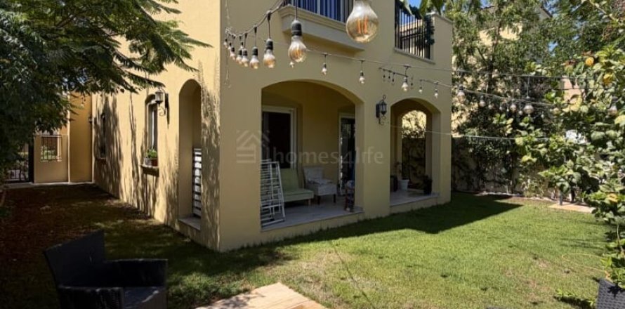 Villa de 3 dormitorios en Villanova, UAE No. 168954