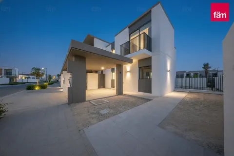 4 bedrooms Villa in Dubai, UAE No. 164469