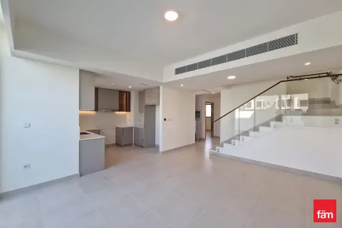 4 bedrooms Villa in Dubai, UAE No. 164469 3