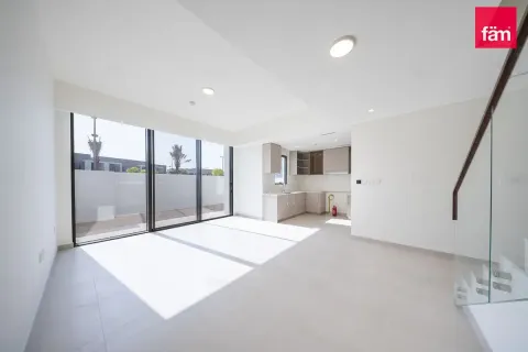 4 bedrooms Villa in Dubai, UAE No. 164469 9