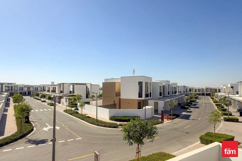 4 bedrooms Villa in Dubai, UAE No. 164471 16