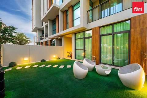 Apartment de 2 dormitorios en Dubai, UAE No. 145545